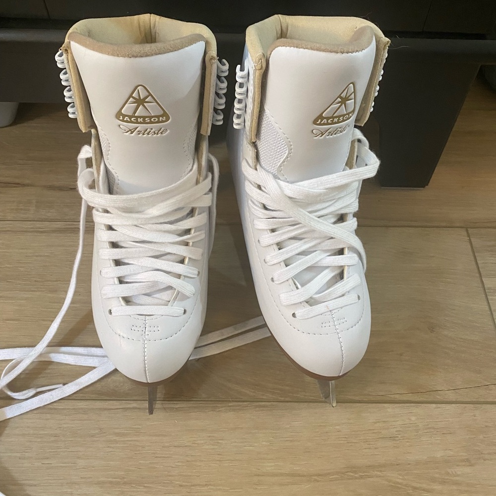 Jackson Artiste Women's White Ice Skates